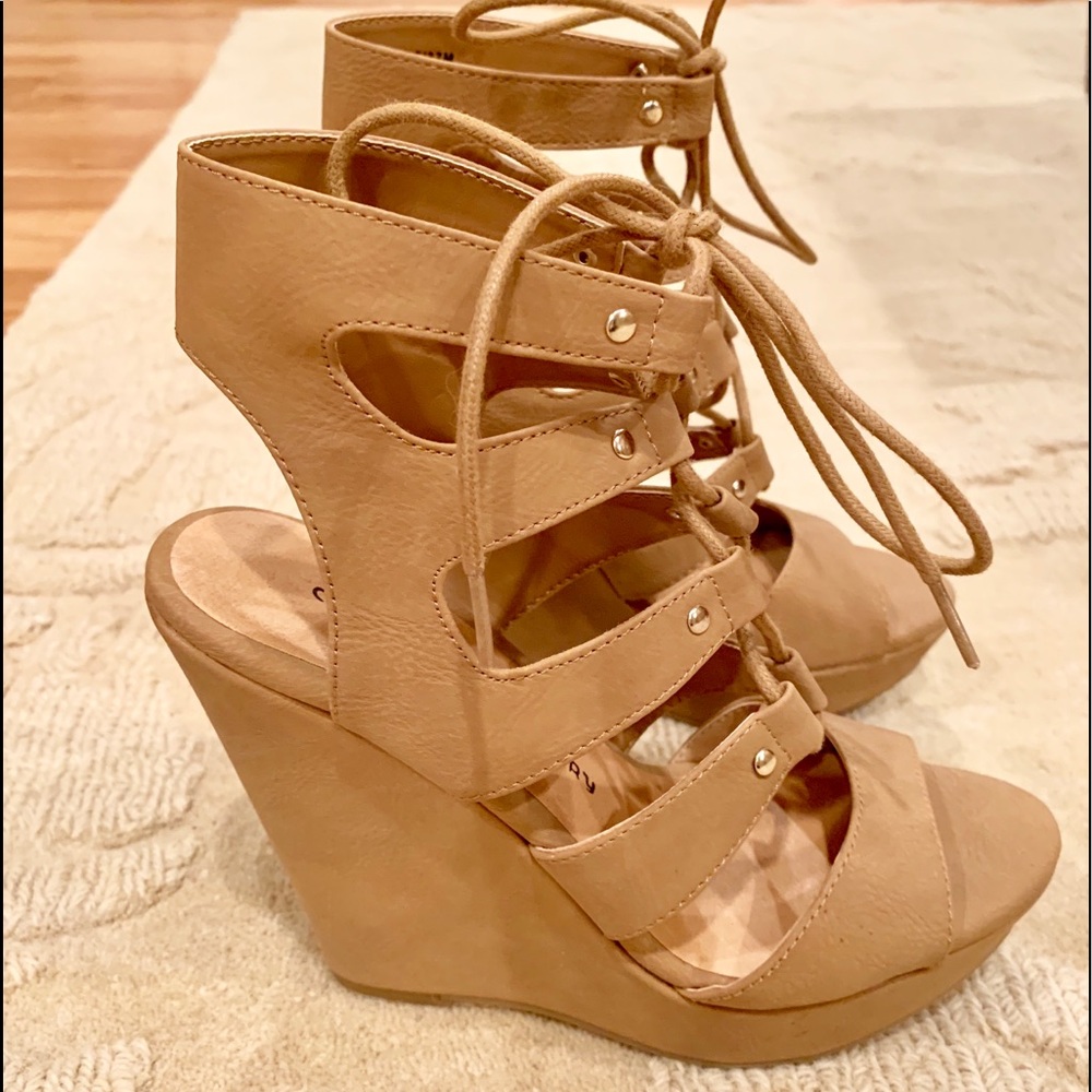 Platform sandals, 6.5 Chinese laundry 👡